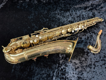 Photo 1951 Vintage Conn 10M Naked Lady Tenor Sax in Gold Lacquer, Serial #344971